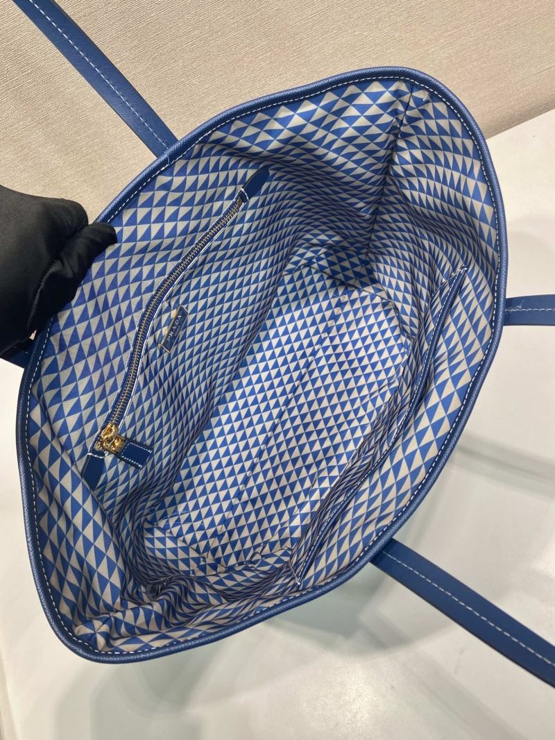 Pra*a tote bags